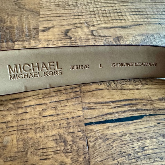 New Michael Kors White Pebbled Leather Belt Rhinestone Gold Circle Logo Size L - Picture 3 of 6